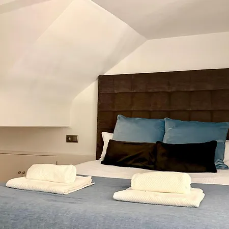 Suite Don Pelayo Sevilla Exterior photo
